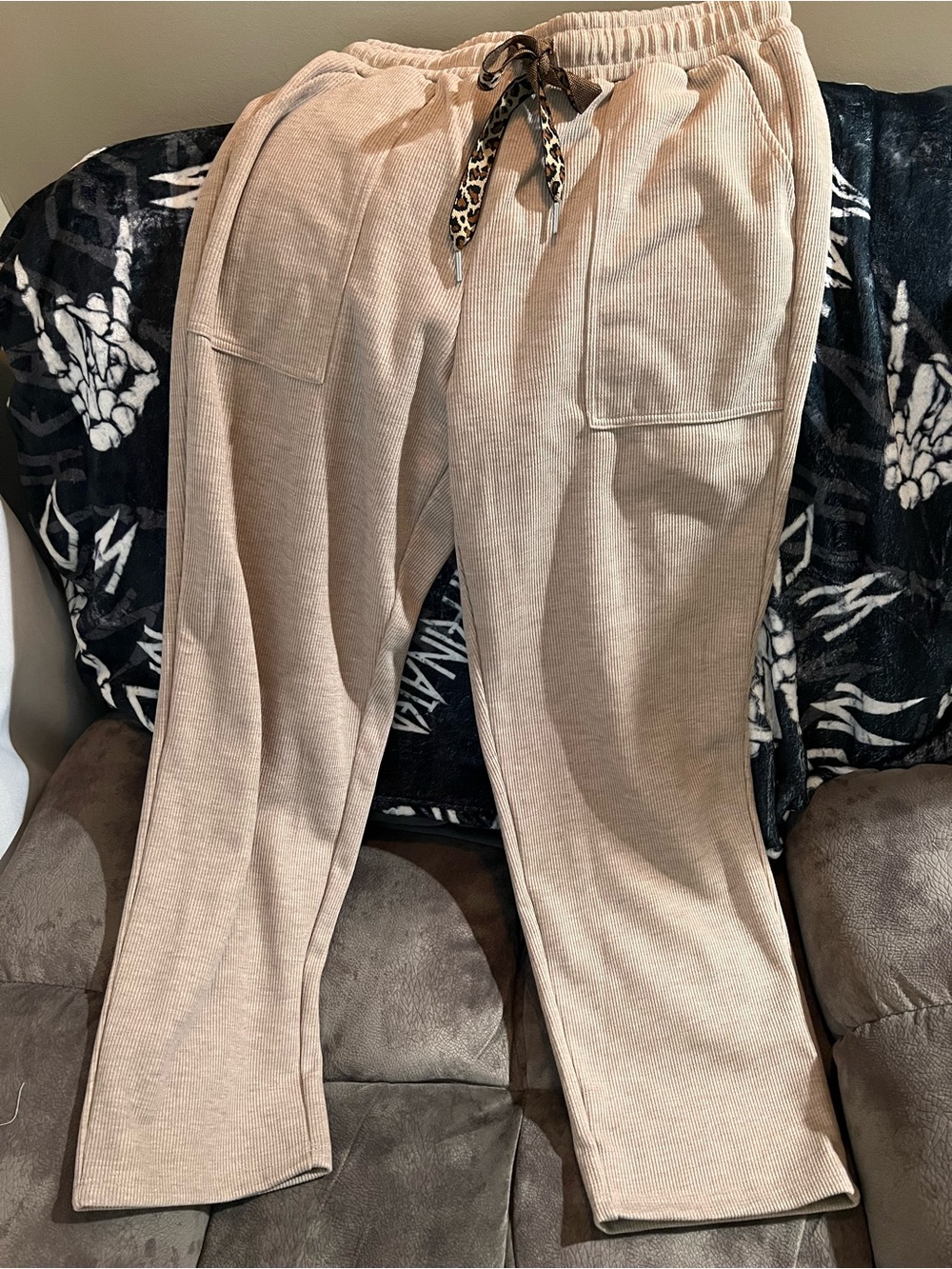 Boutique Women's Beige Ribbed Drawstring Joggers
